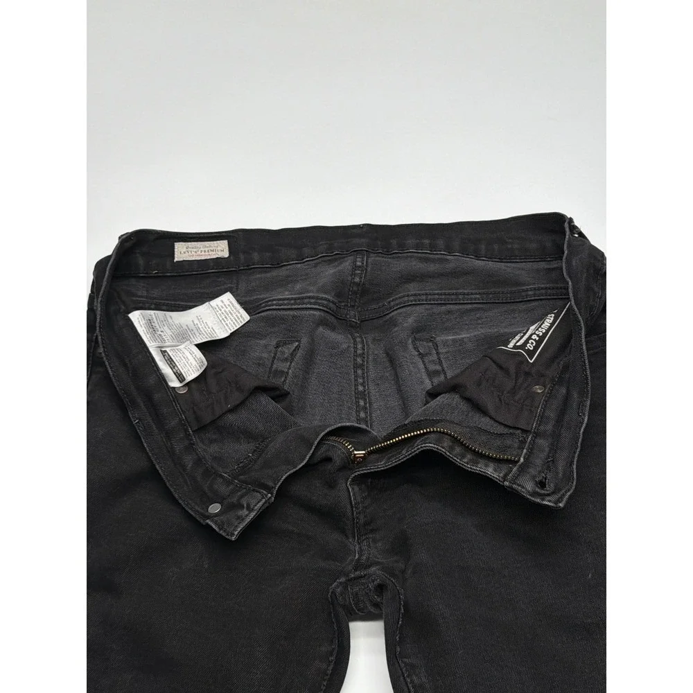 Levis own piece